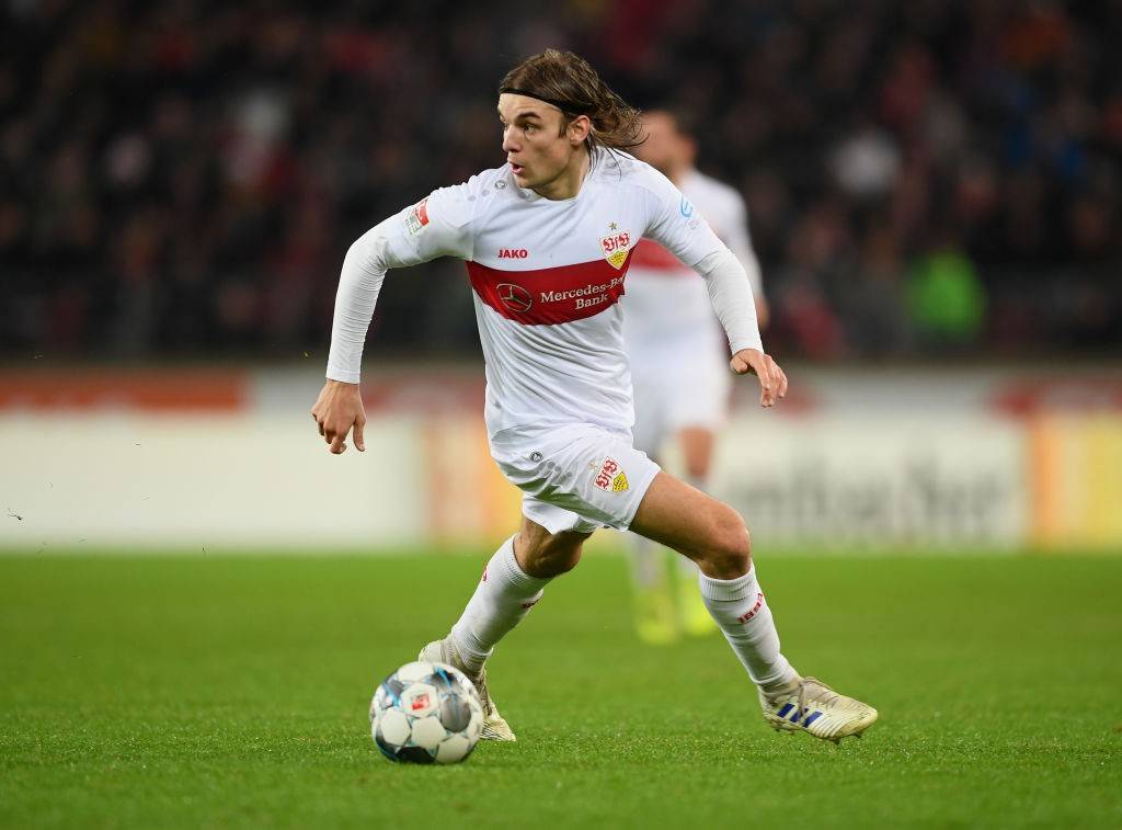 转折点!里昂防线松动,足总杯今夜攻防权衡,目标明确,心理建设被强调 转折点!里昂防线松动,足总杯今夜攻防权衡,目标明确,心理建设被强调