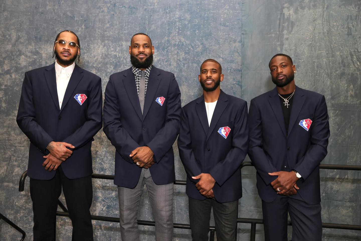 包含赛地聚焦——全明星赛今夜热度飙升；犹他爵士状态回暖；更衣室稳定；数据趋势出现新变化的词条